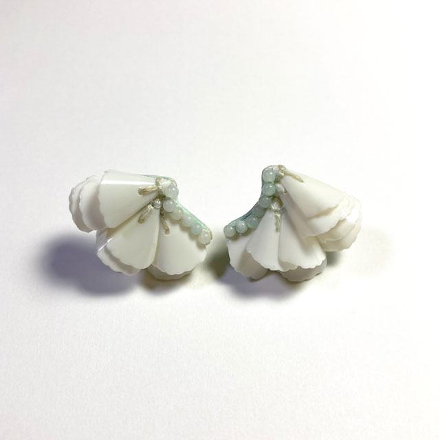 taｍas　Wear/White イヤリング