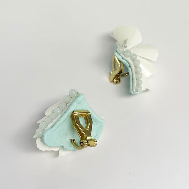 taｍas　Wear/White イヤリング