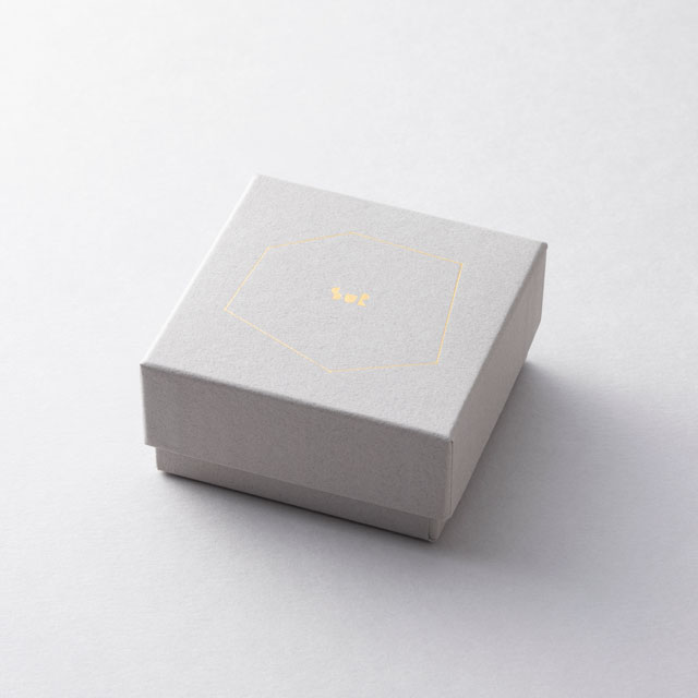 【WEB限定】Sur コットンパールポスト 正方形　イヤリング　cow