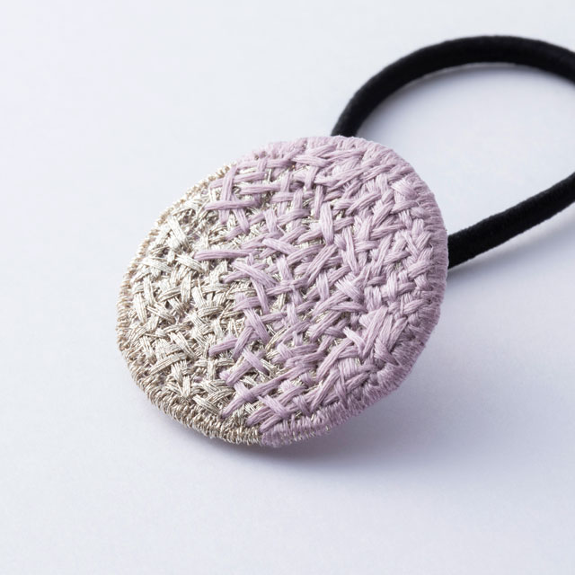 刺繍のヘアゴム
