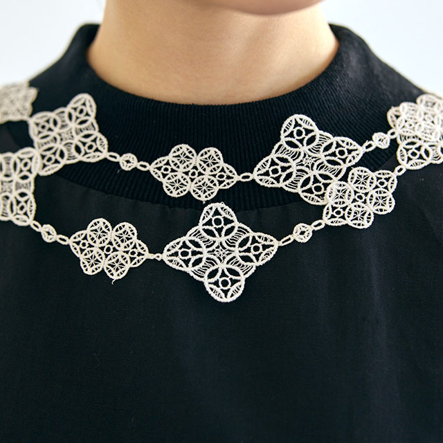 刺繍のラリエット