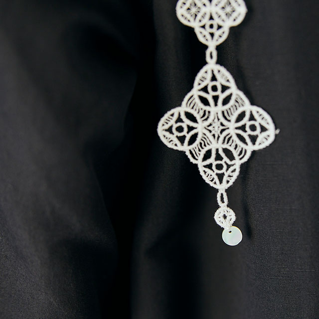 刺繍のラリエット