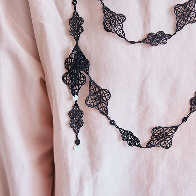 刺繍のラリエット