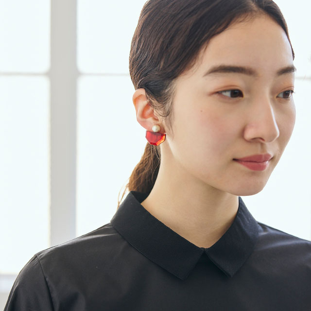 【WEB限定】Sur コットンパールポスト  六角　イヤリング/赤