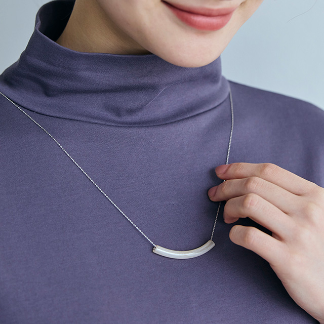 宙吹きガラスのネックレス