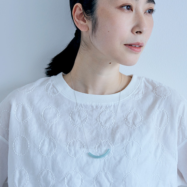 宙吹きガラスのネックレス