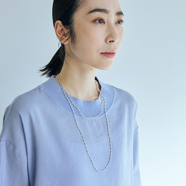 グラスビーズのネックレス