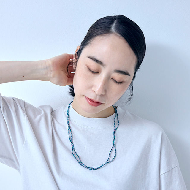 グラスビーズのネックレス