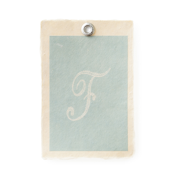 PAPER VALLEY　gift paper　イニシャル