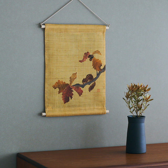 WEB限定】十二ヶ月のタペストリー 花鳥画 十一月「柏と縞栗鼠