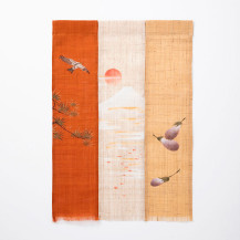 【WEB限定】十二ヶ月の三連タペストリー 一月「初夢(富士山・鷹・茄子)」