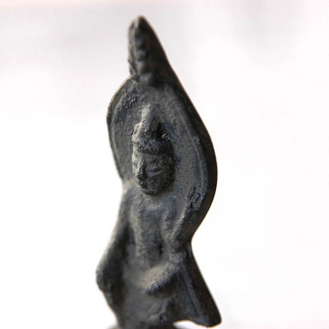 ほとけさま　思惟