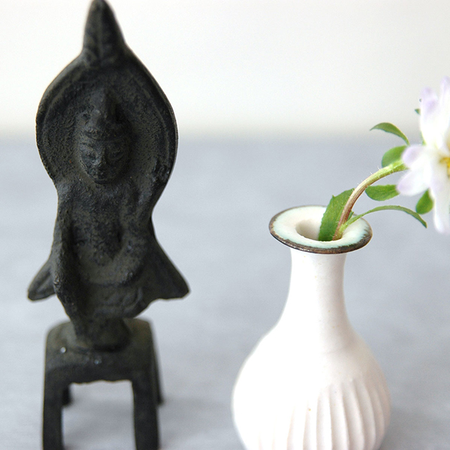 ほとけさま　思惟