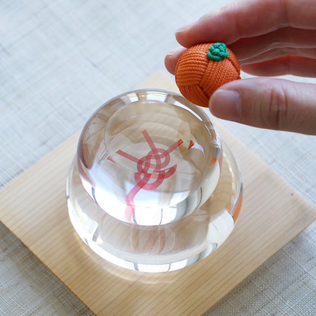 ガラスの鏡餅飾り