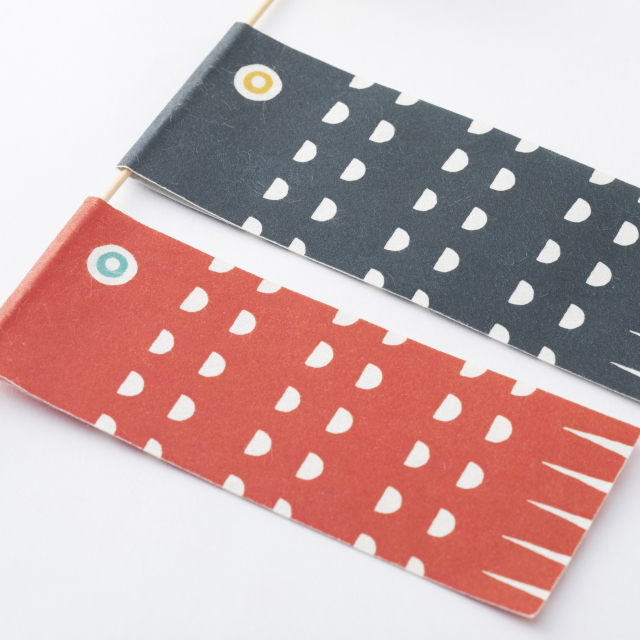 和紙と竹で作った手持ち鯉のぼり