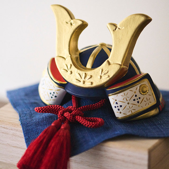 瀬戸焼の兜飾り
