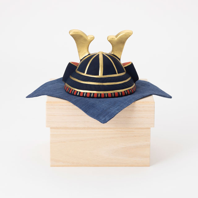 瀬戸焼の兜飾り