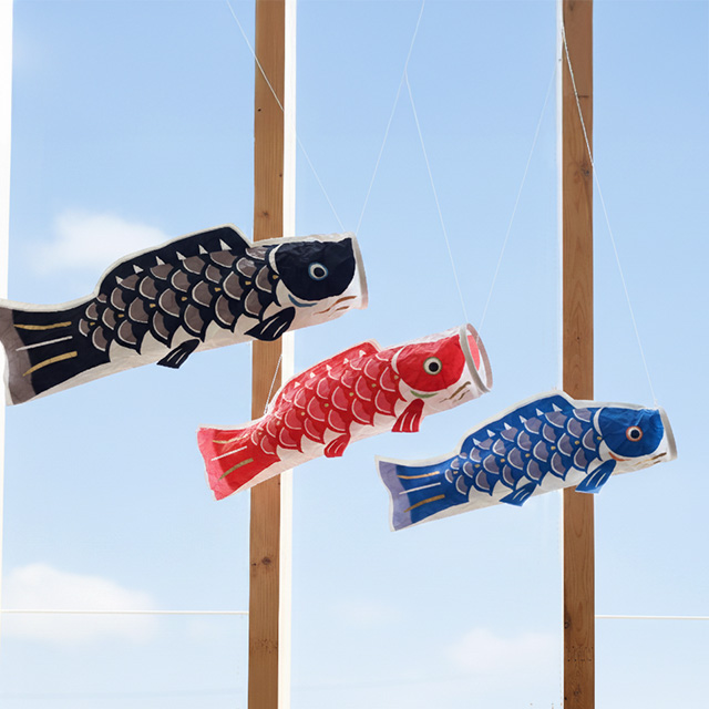 和紙の手捺染鯉のぼり 中　赤