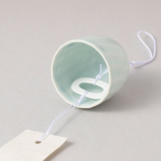 鍋島虎仙窯 青白磁波型風鈴