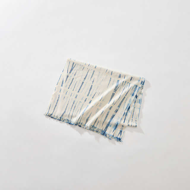 くらしの工藝布　板締めのストールケット　ウール/本藍　M