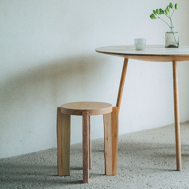 木端(こば)の椅子　ナチュラル