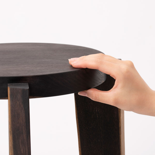 木端(こば)の椅子　ブラック