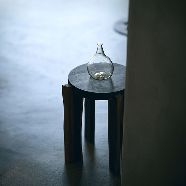 木端(こば)の椅子　ブラック