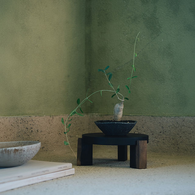 木端(こば)の花台　ブラック