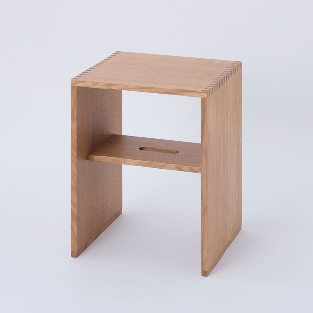 THE STACKING STOOL Oak