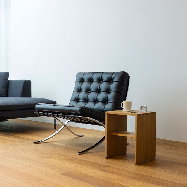 THE STACKING STOOL Oak