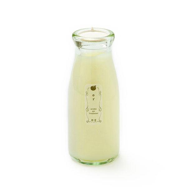牛乳瓶に入った消臭芳香剤