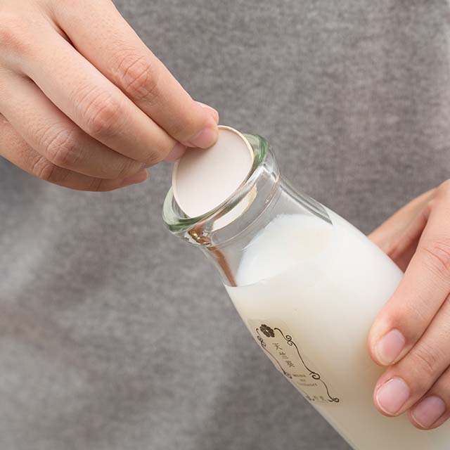 牛乳瓶に入った消臭芳香剤　薄荷