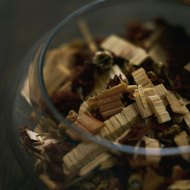 木々と野花のポプリ(青森ヒバ・吉野ヒノキ・バラ・カミツレ)