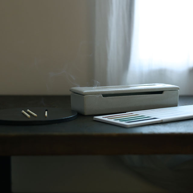 瀬戸焼の長香炉