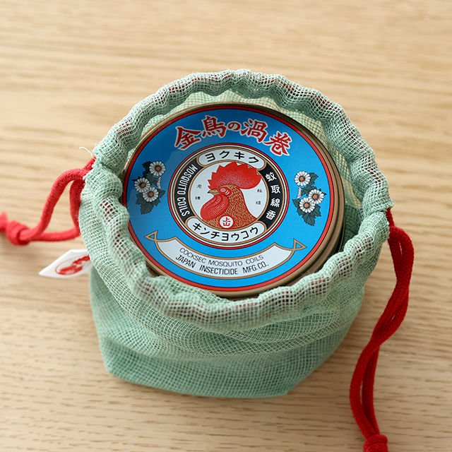 金鳥の夏日本の夏 巾着入蚊取り線香セット(線香皿付き缶入りミニサイズ20巻＋マッチ)