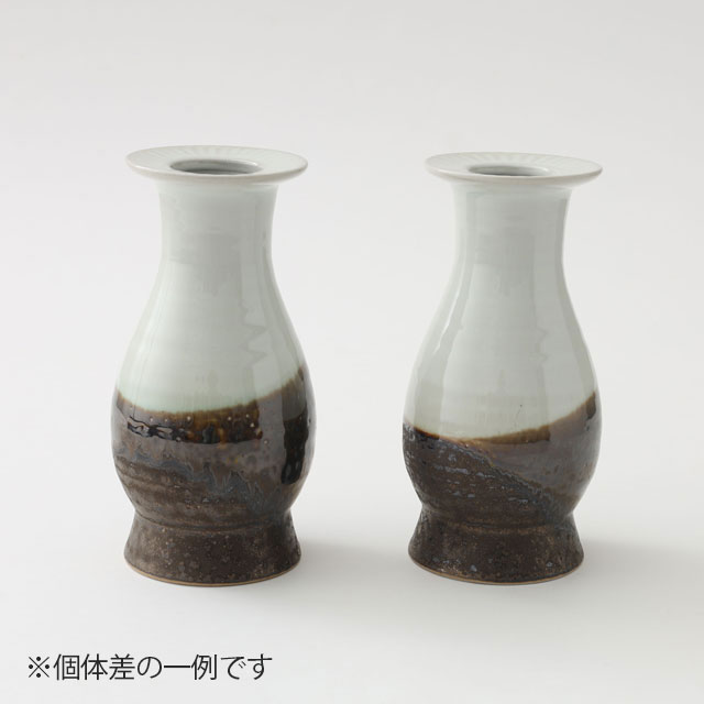 波佐見焼の花入れ　瓶子型