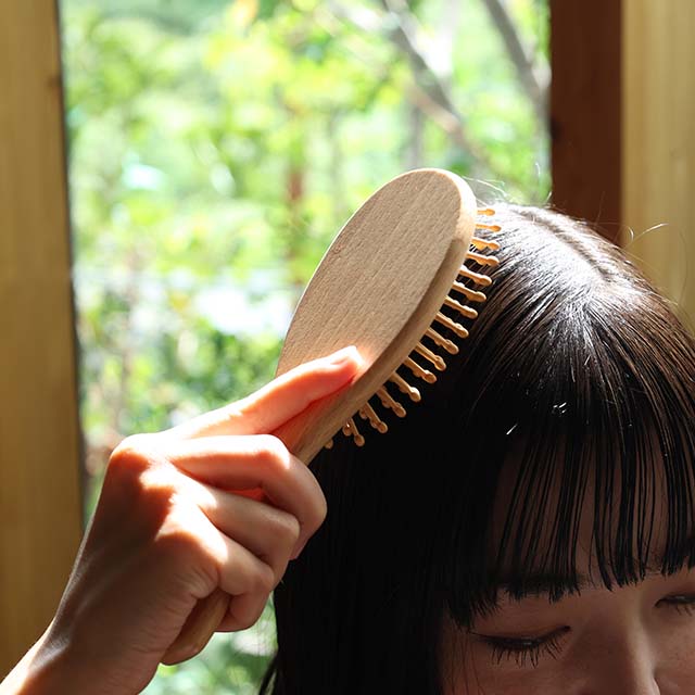 竹ピンのヘアブラシ