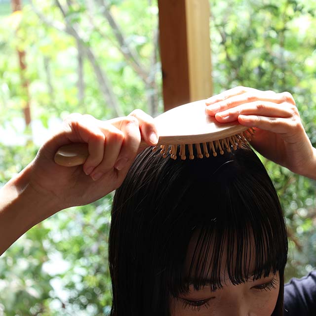 竹ピンのヘアブラシ