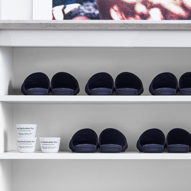 THE 消臭ゼリー by きえ～るセット (専用ポット3個＋詰替用消臭ゼリー1個)