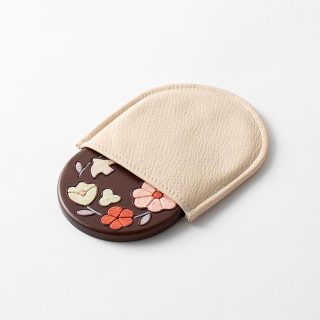 草木染めの木目込み丸鏡