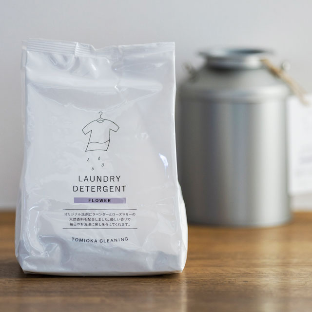 洗濯洗剤フラワー　詰替え用　800g　ラベンダーとローズマリーの天然香料配合