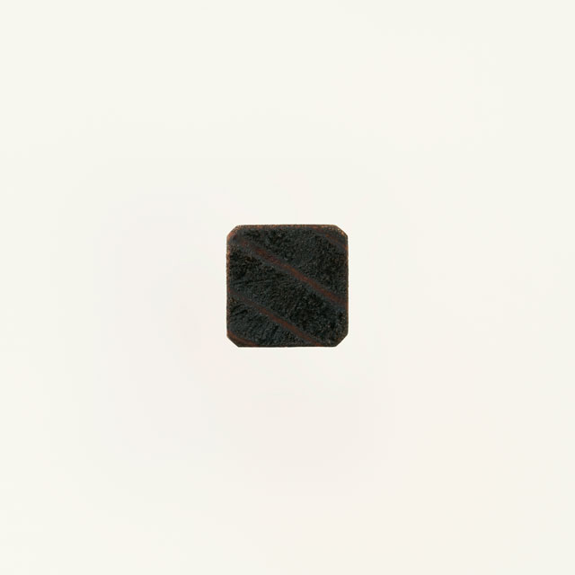 one year　四角〈研ぎ/漆〉 赤