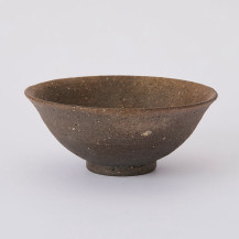好日茶碗　信楽黒荒土