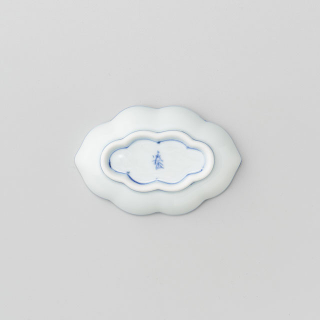 染付更紗中入木甲型小皿