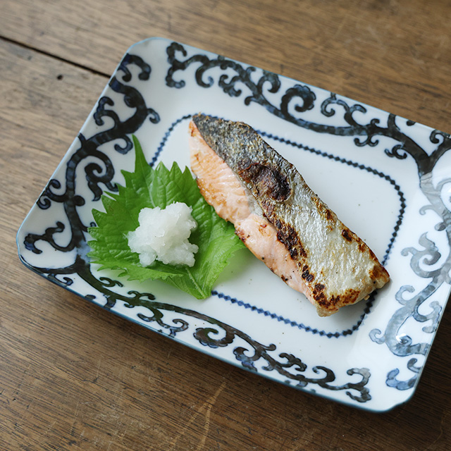 瀬戸焼の印判角皿