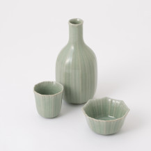 鍋島青瓷　貫入酒器セット