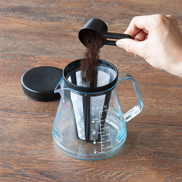 割れにくいサーバー　700ml　水出しフィルター付き