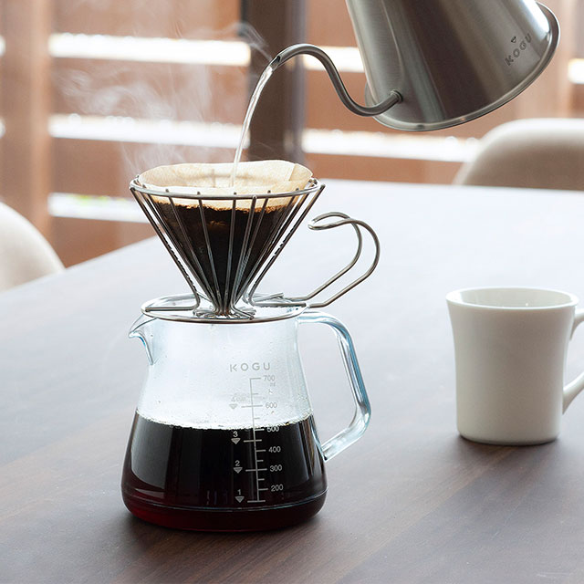 割れにくいサーバー　700ml