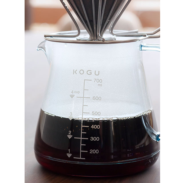 割れにくいサーバー　700ml