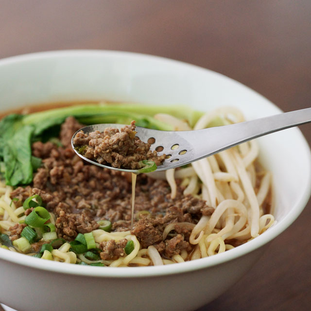 家事問屋　れんげスプーン　穴あき